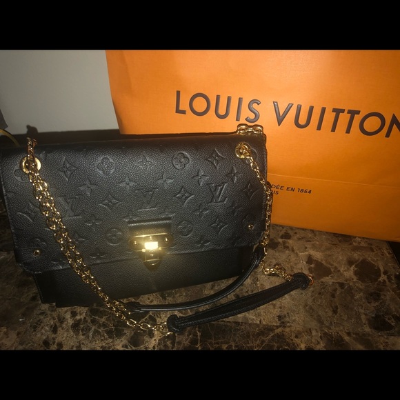 louis vuitton black purse gold chain